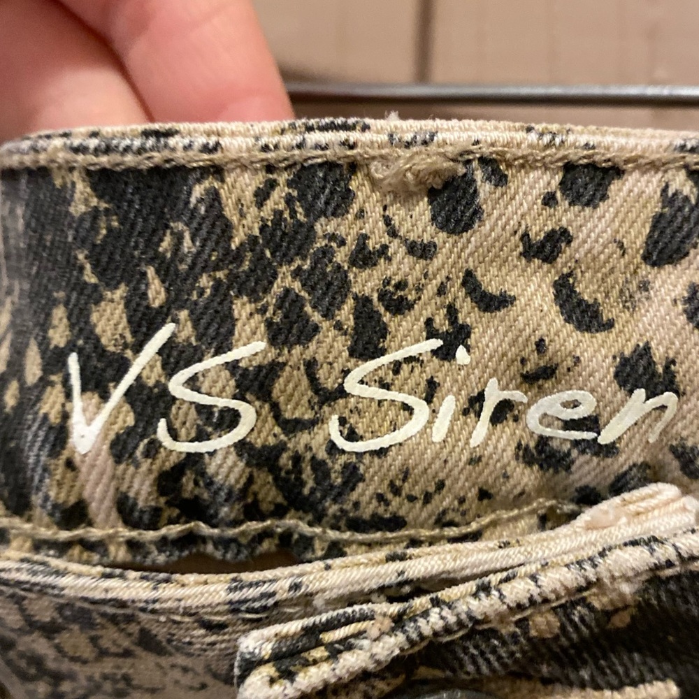 Snake Skin jeans from Victoria Secret - Picture 5 of 9